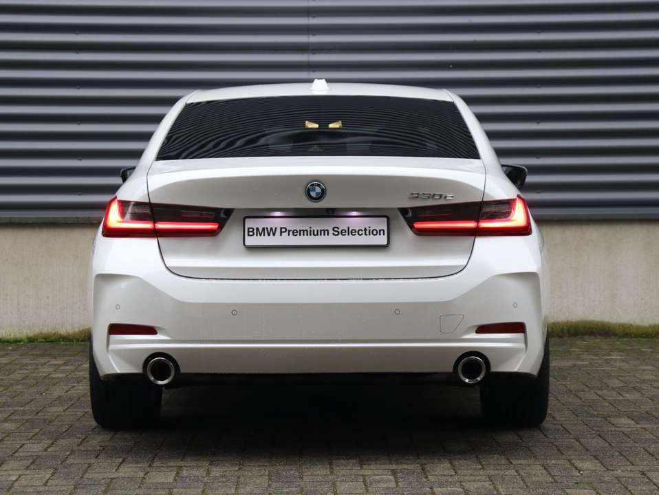 bmw-serie-3-330e-drive-2023-hibrido-1998cc