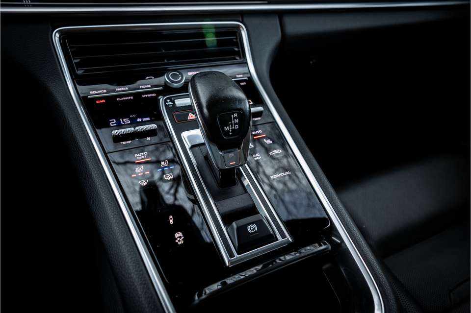 porsche-panamera-4-e-hybrid-2020-gasolina-2894cc