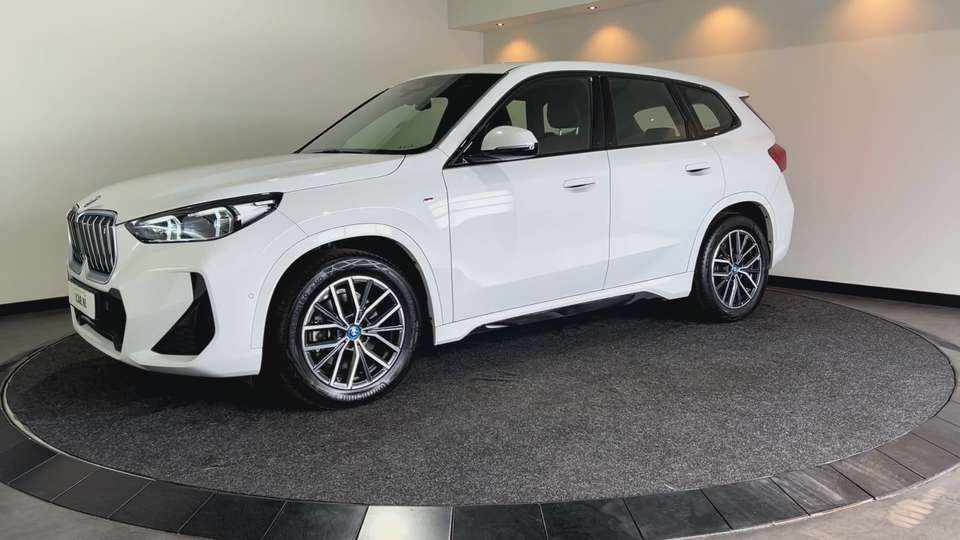 bmw-ix-xdrive40-2024-eletrico