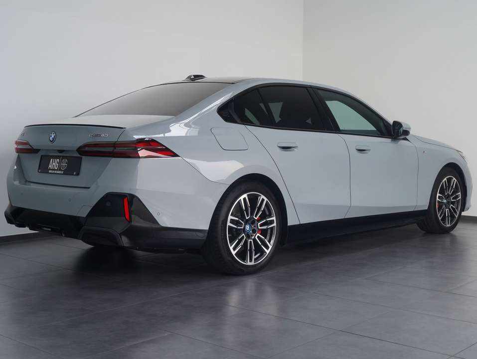 bmw-serie-i-i5-edrive40-2024-eletrico