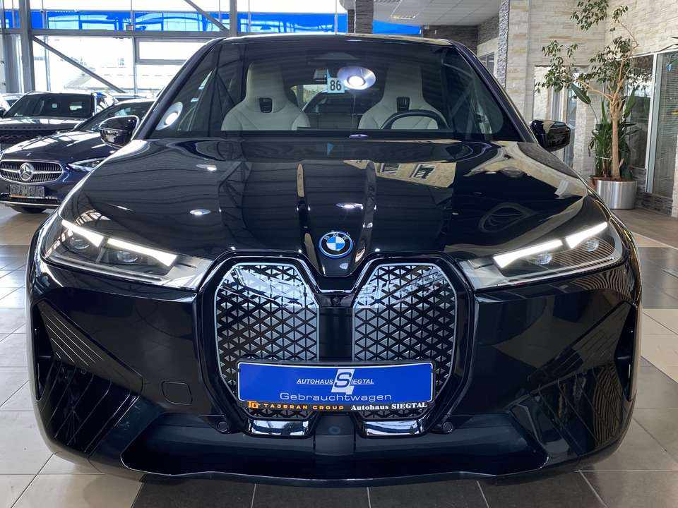 bmw-ix-xdrive40-2023-eletrico