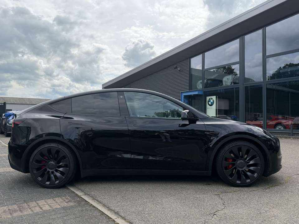 tesla-model-y-performance-2024-eletrico