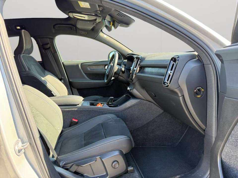 volvo-c40-recharge-pure-electric-2024-eletrico