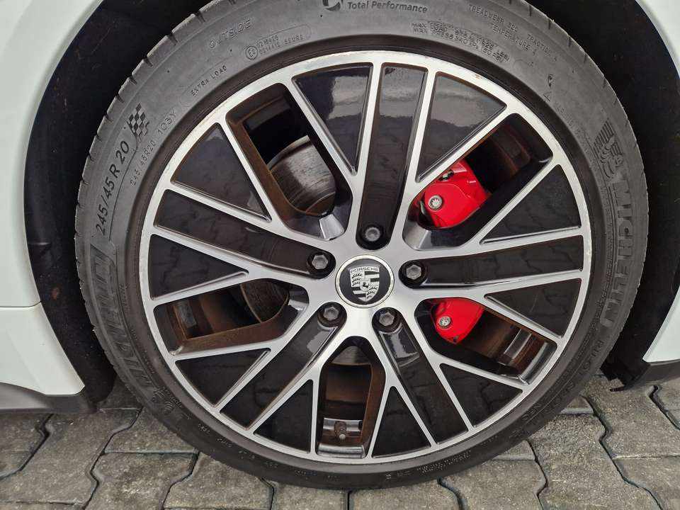 porsche-taycan-4s-2020-eletrico