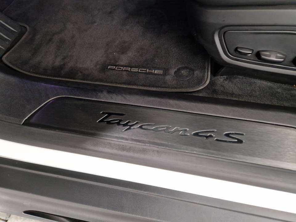 porsche-taycan-4s-2020-eletrico