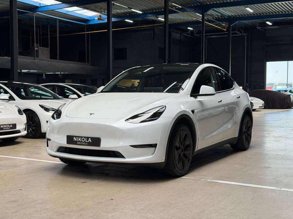 tesla-model-y-long-range-awd-2024-eletrico