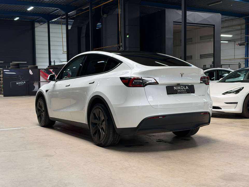 tesla-model-y-long-range-awd-2024-eletrico
