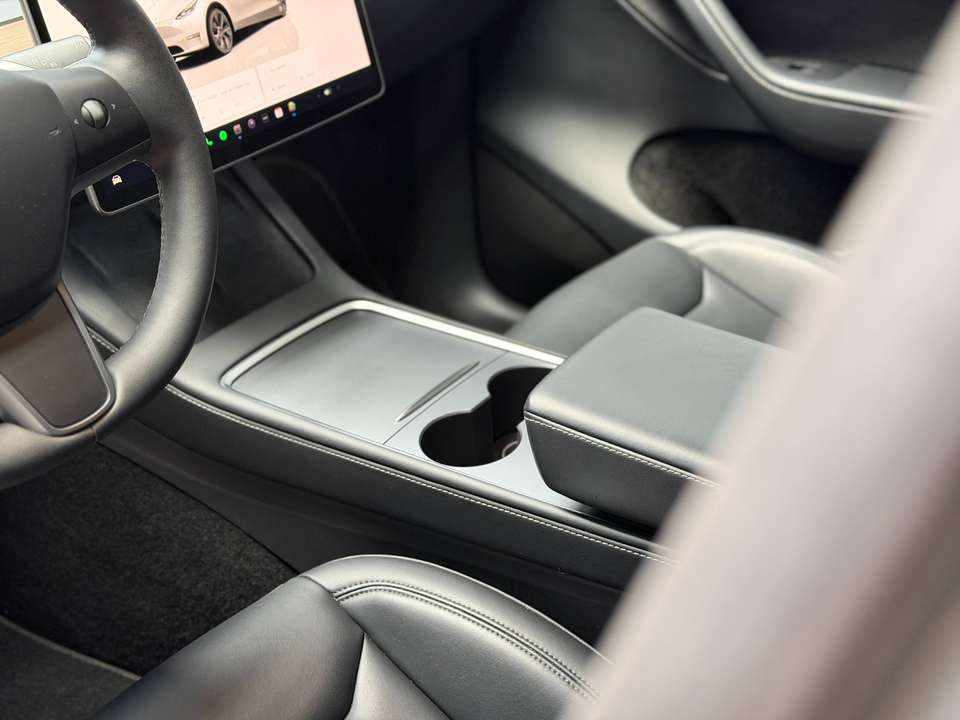 tesla-model-y-long-range-awd-2024-eletrico