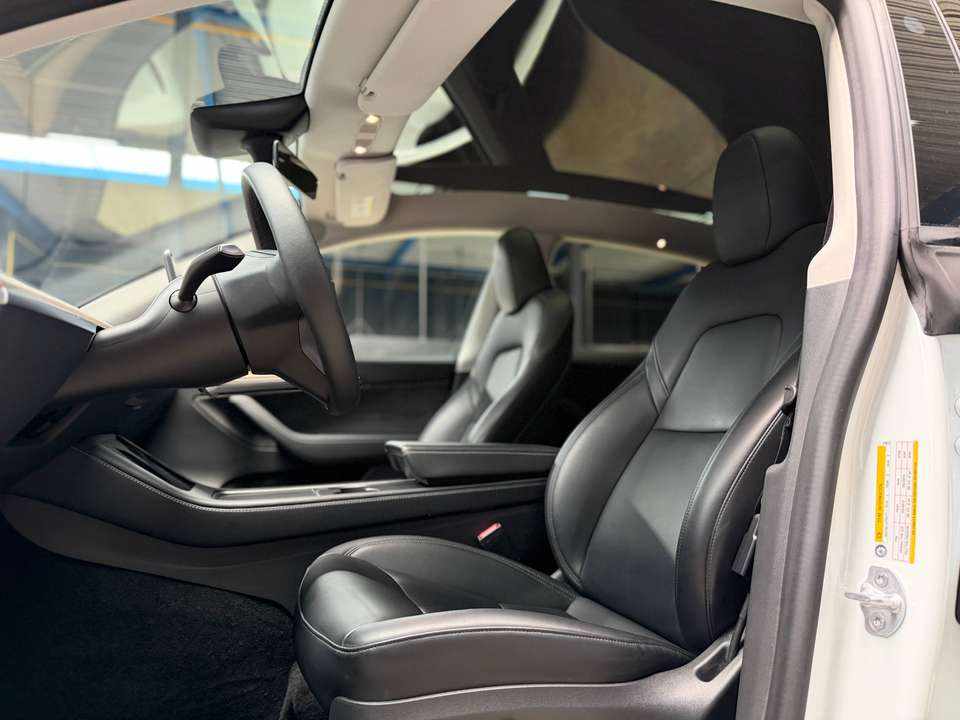tesla-model-y-long-range-awd-2024-eletrico