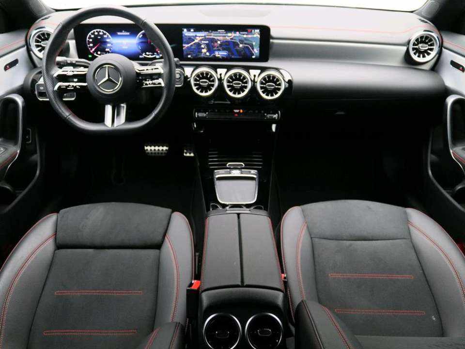 mercedes-benz-cla-200-2024-gasolina-1332cc