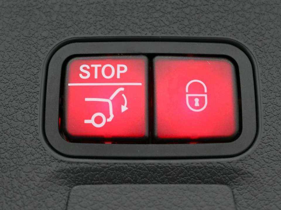 mercedes-benz-cla-200-2024-gasolina-1332cc