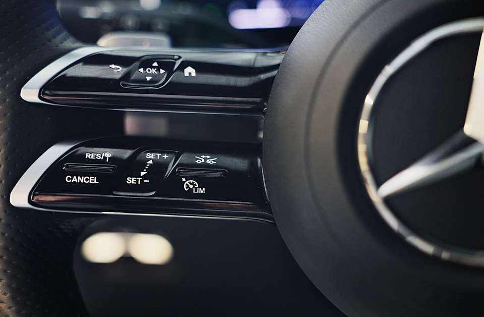 mercedes-benz-glc-300-4matic-2024-gasolina-1991cc
