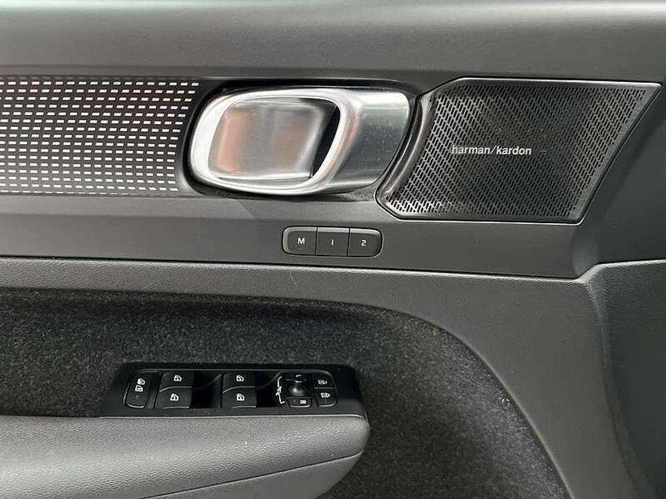 volvo-xc40-p8-recharge-awd-2021-eletrico