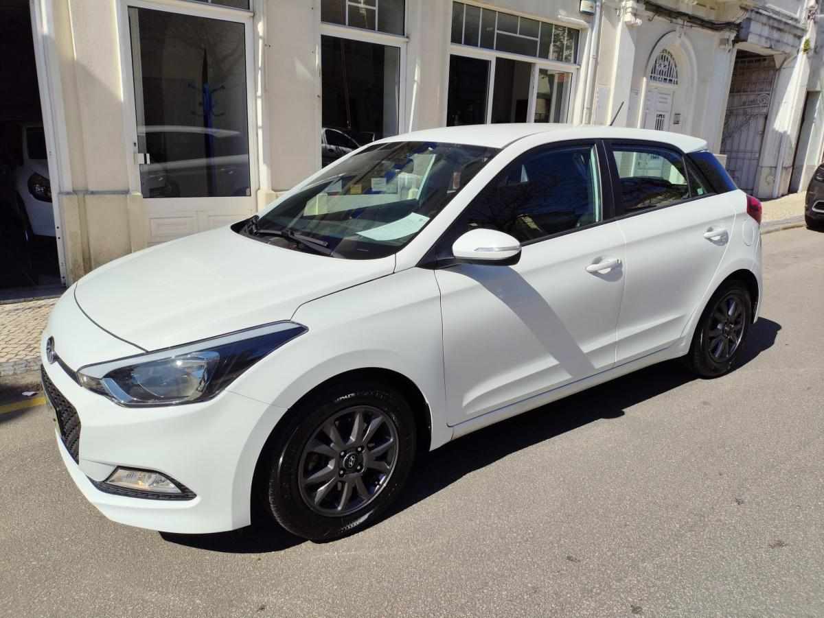 hyundai-i20-1-1-75cv-2017-diesel-1120cc