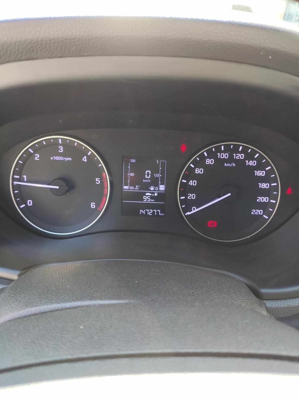 hyundai-i20-1-1-75cv-2017-diesel-1120cc