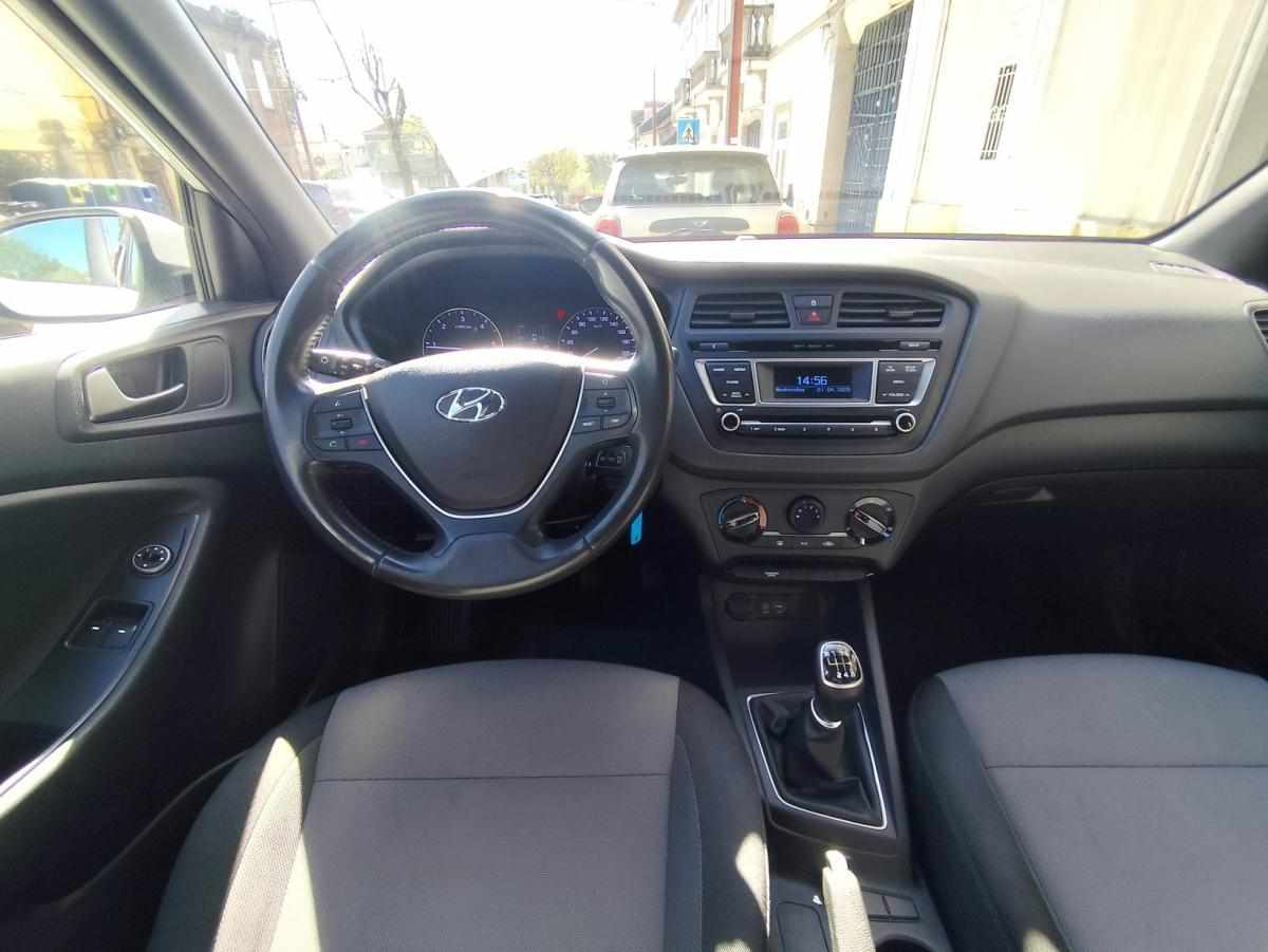 hyundai-i20-1-1-75cv-2017-diesel-1120cc