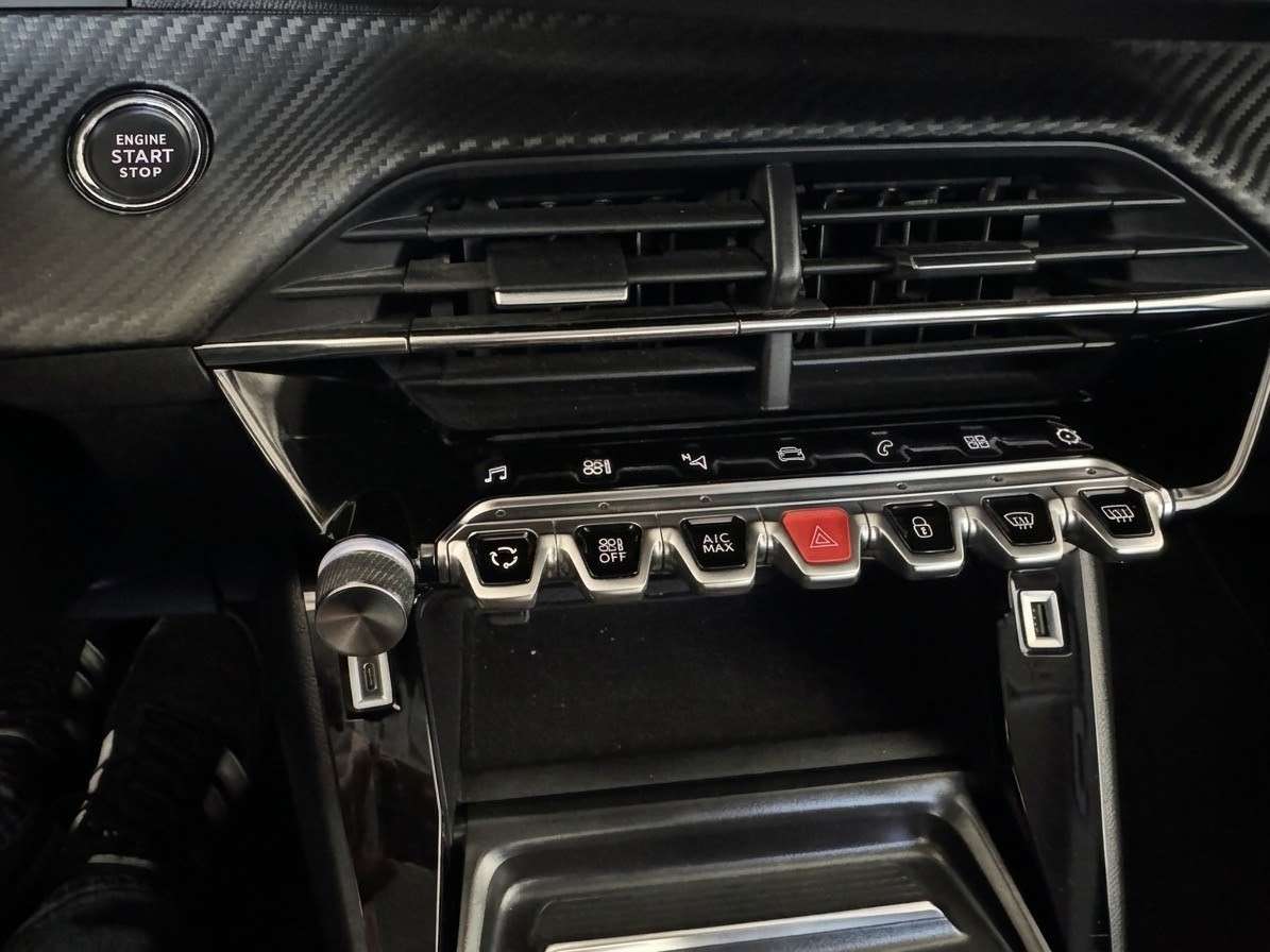 peugeot-2008-2022-gasolina-1199cc