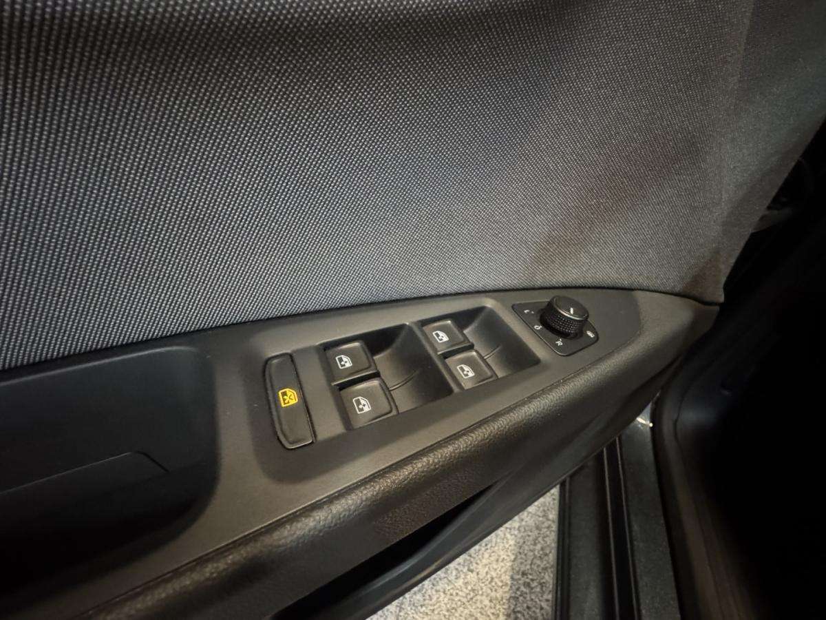 seat-leon-st-2018-diesel-1598cc