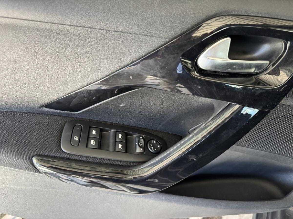 peugeot-2008-2019-gasolina-1199cc
