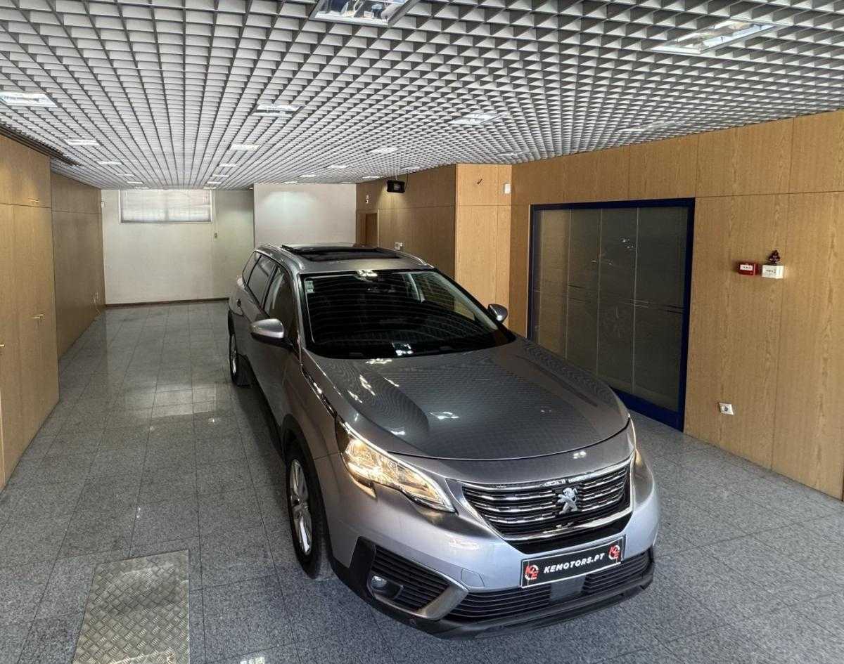 peugeot-5008-2018-diesel-1499cc