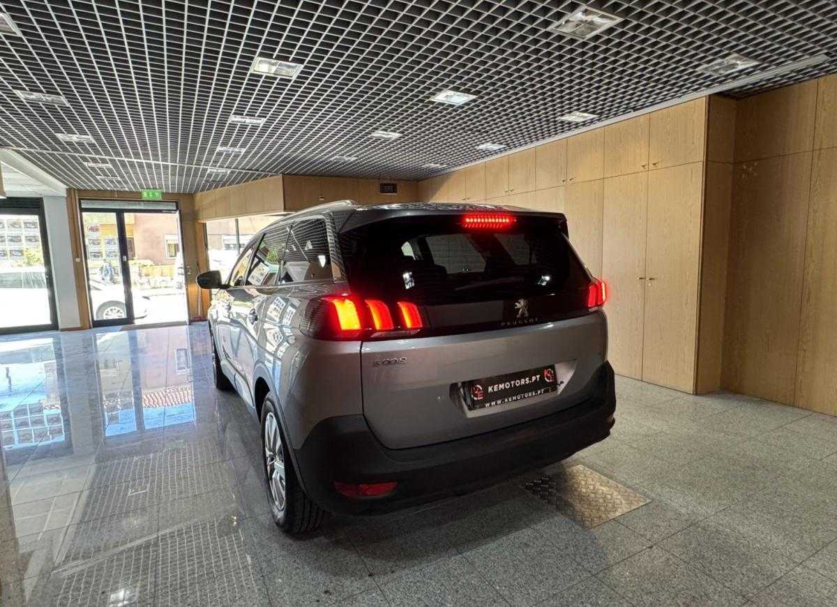 peugeot-5008-2018-diesel-1499cc