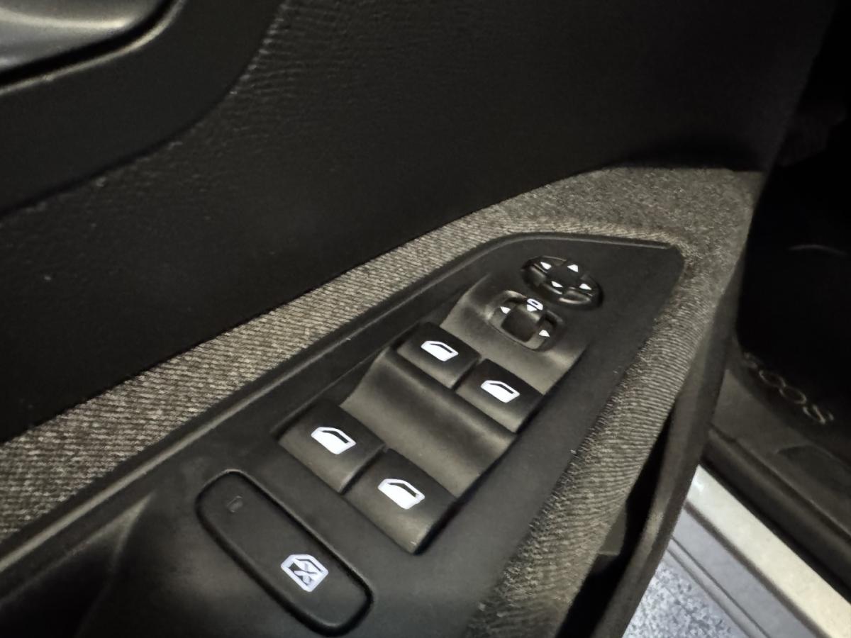 peugeot-5008-2018-diesel-1499cc