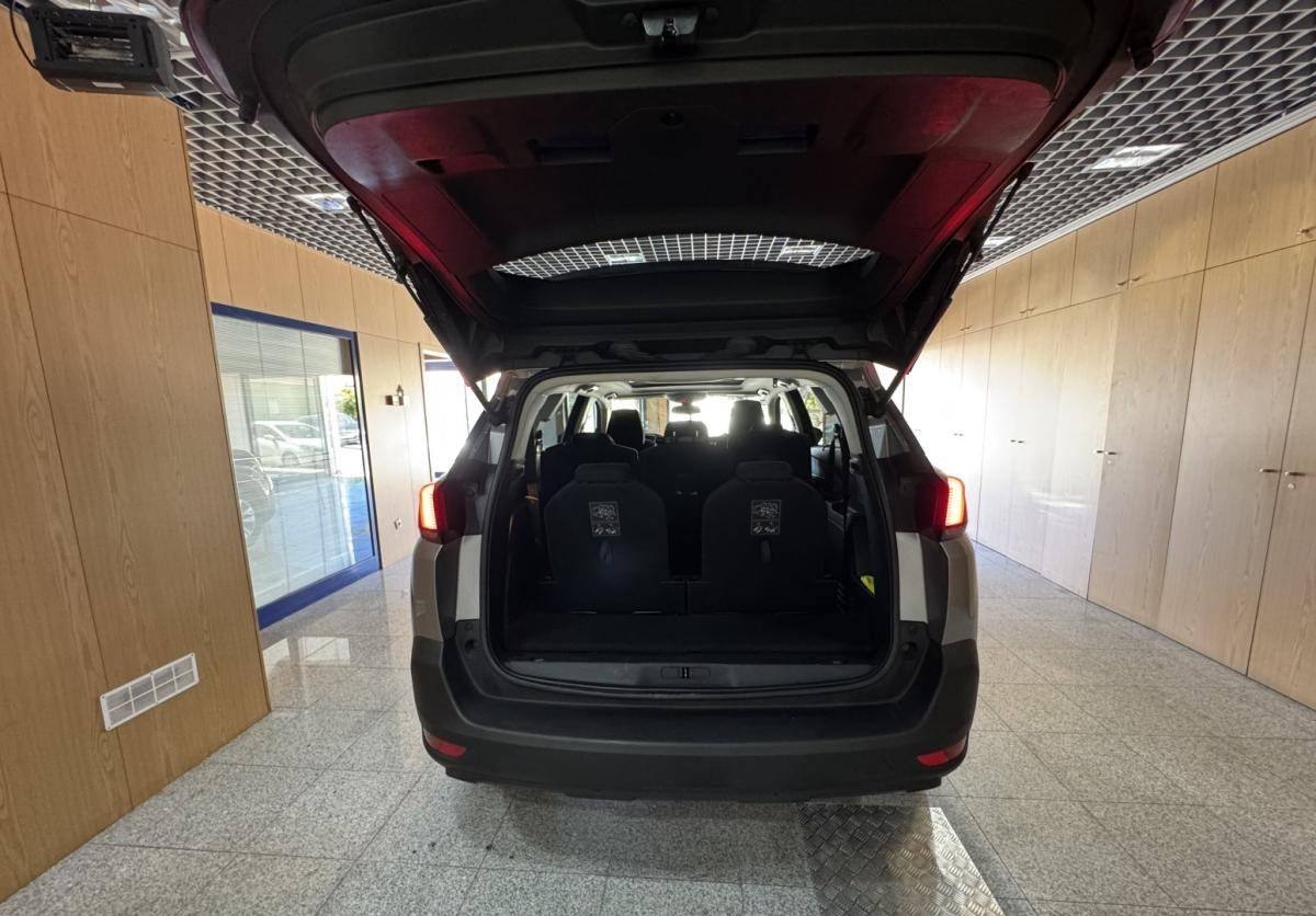 peugeot-5008-2018-diesel-1499cc