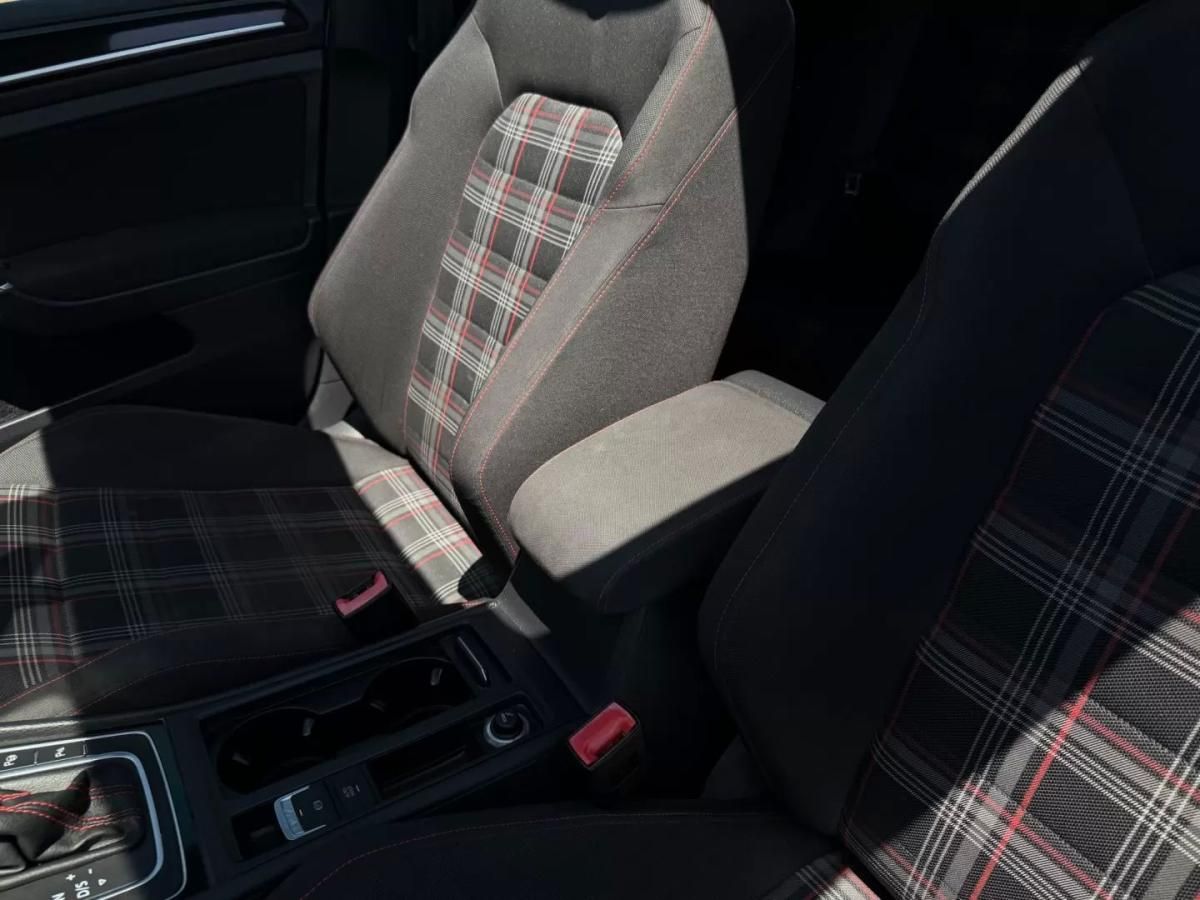 volkswagen-golf-2013-gasolina-1984cc