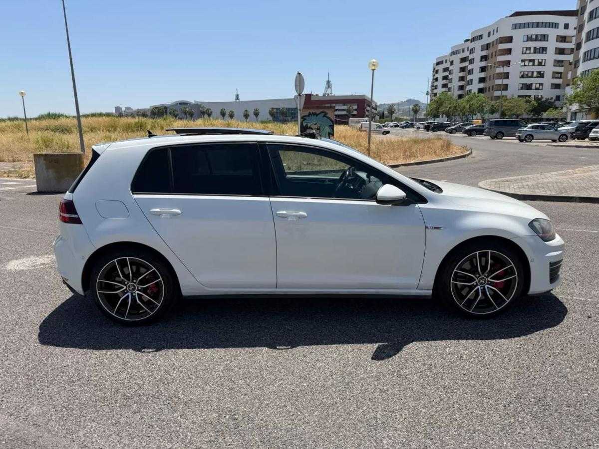 volkswagen-golf-2013-gasolina-1984cc