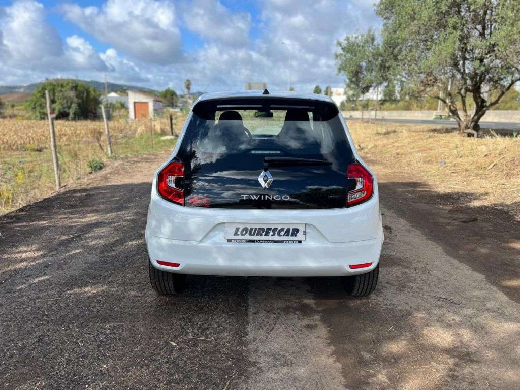 renault-twingo-2022-eletrico-200cc