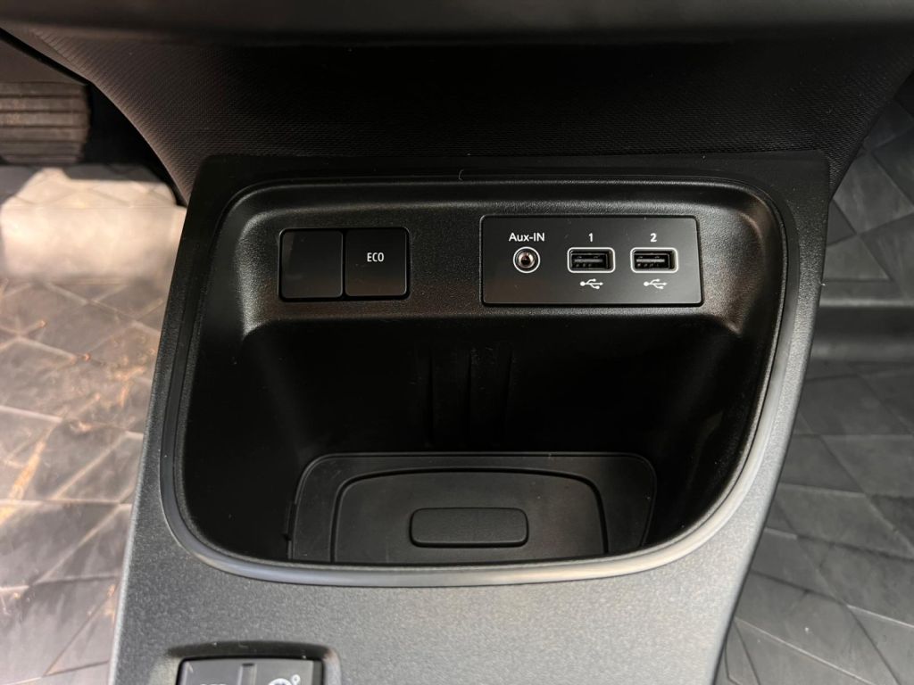renault-twingo-2022-eletrico-200cc