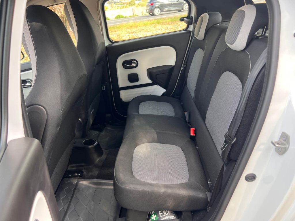 renault-twingo-2022-eletrico-200cc
