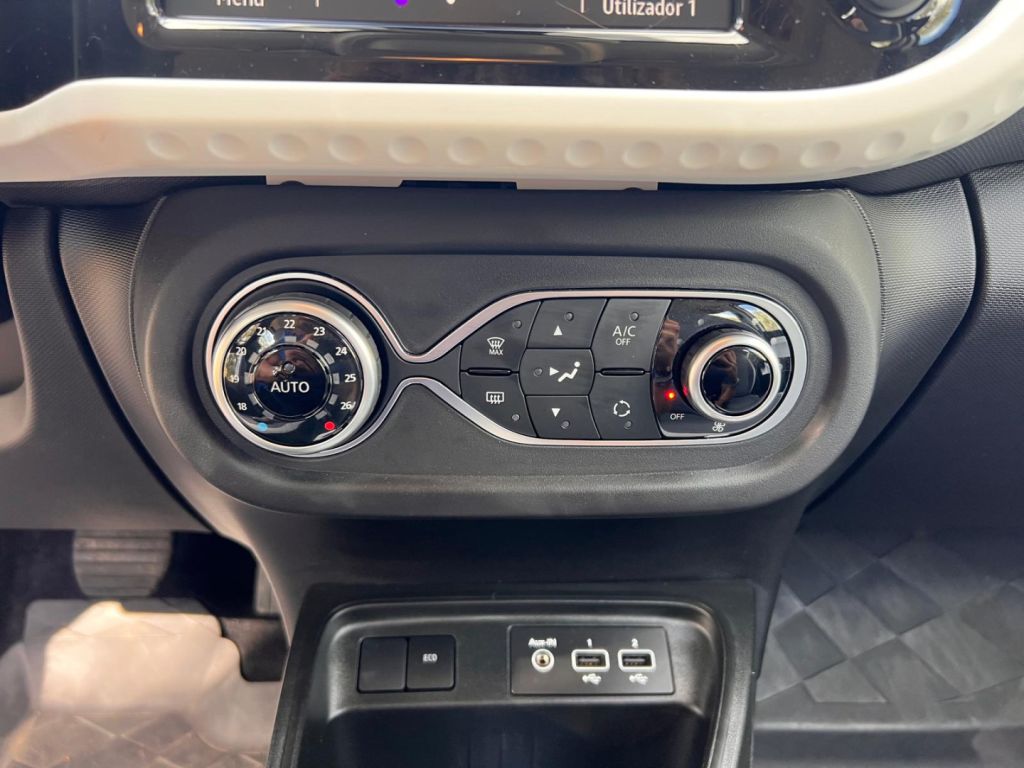 renault-twingo-2022-eletrico-200cc