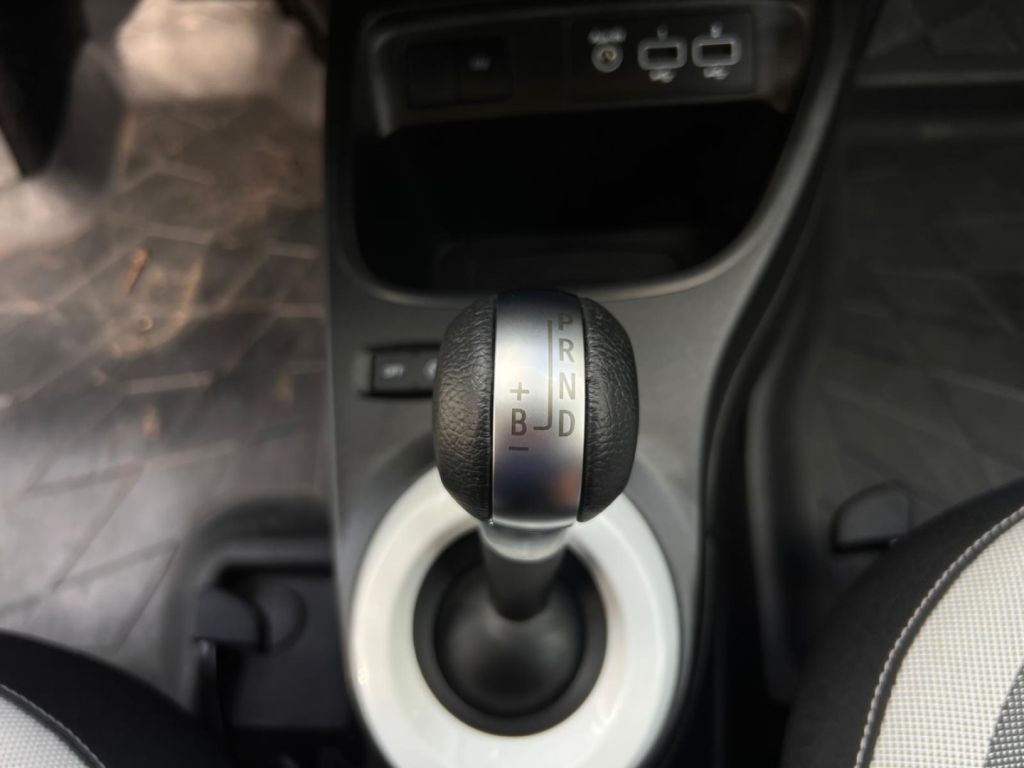 renault-twingo-2022-eletrico-200cc