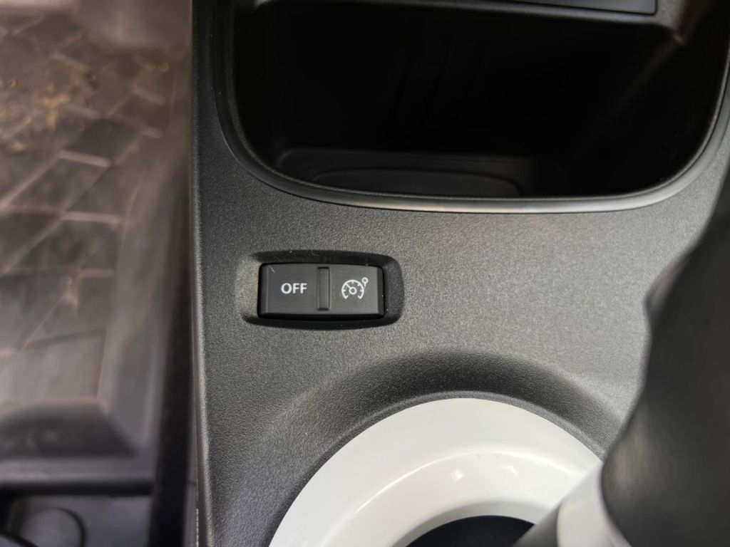 renault-twingo-2022-eletrico-200cc