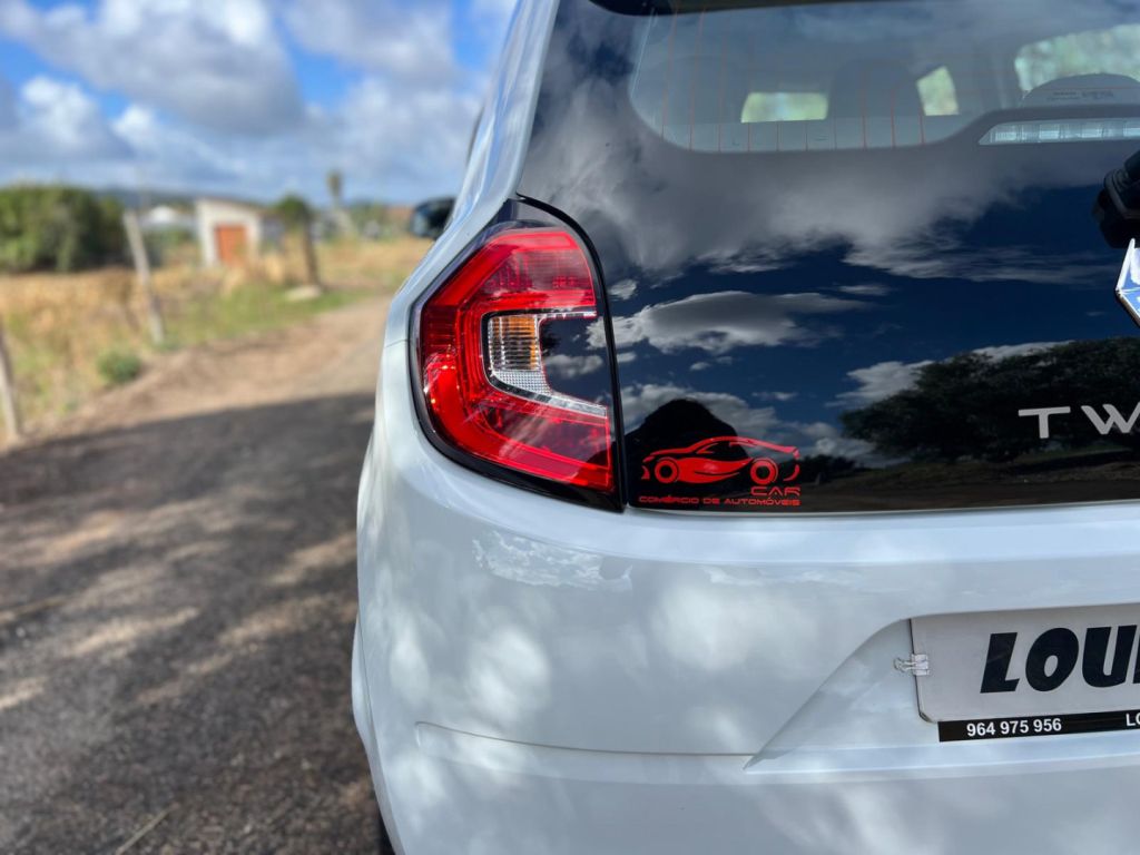 renault-twingo-2022-eletrico-200cc
