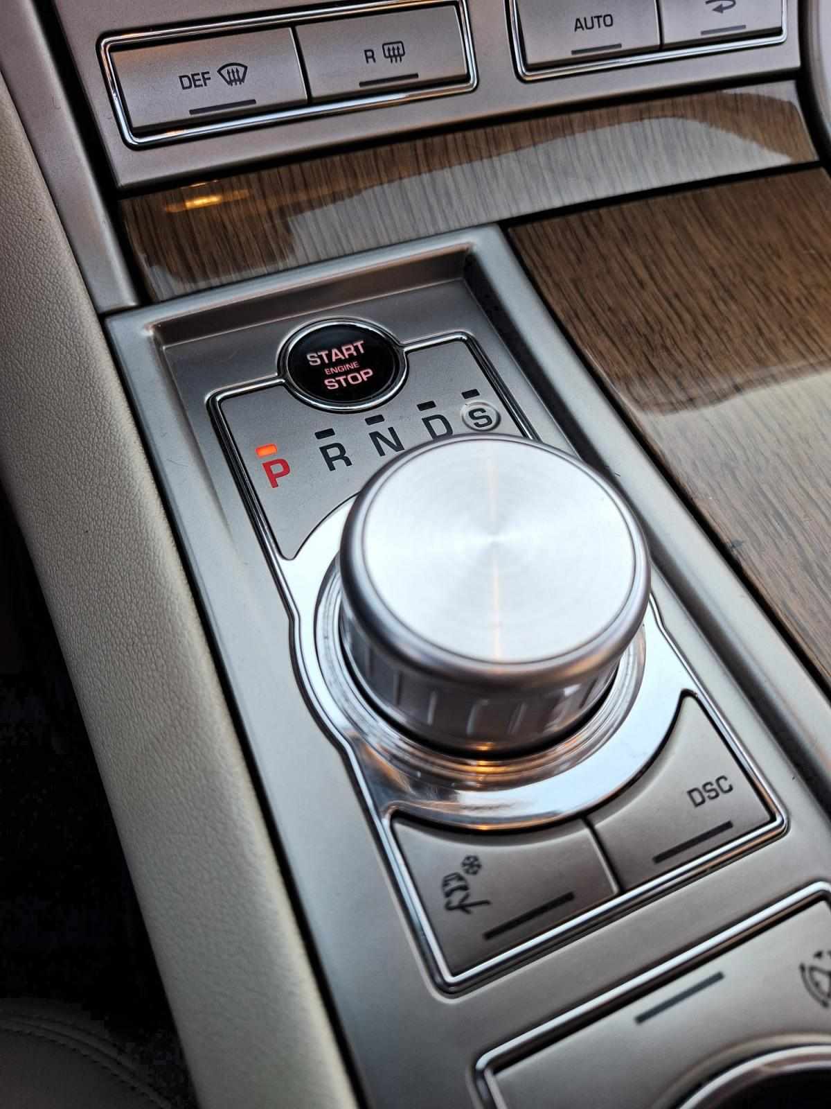 jaguar-xf-2-7-v6-2008-diesel-2720cc