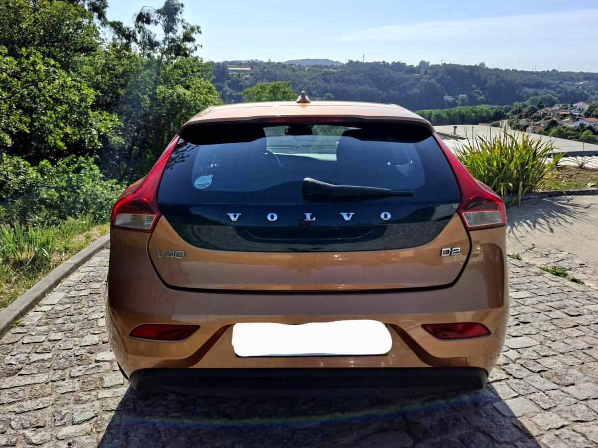 volvo-v40-1-6-d2-2013-diesel-1560cc