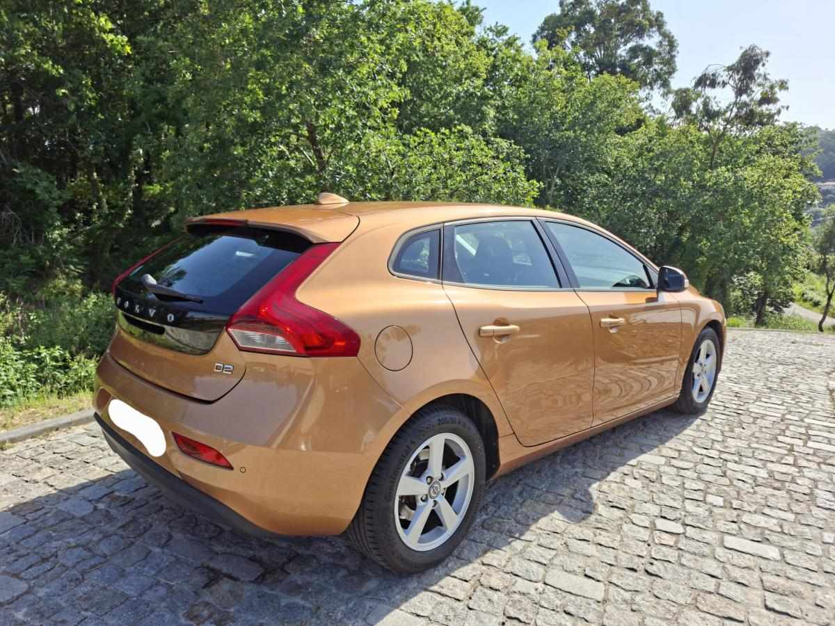 volvo-v40-1-6-d2-2013-diesel-1560cc
