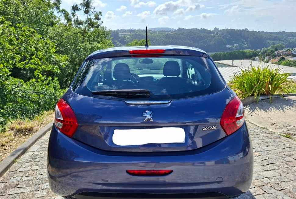 peugeot-208-1-4-hdi-2012-diesel-1398cc