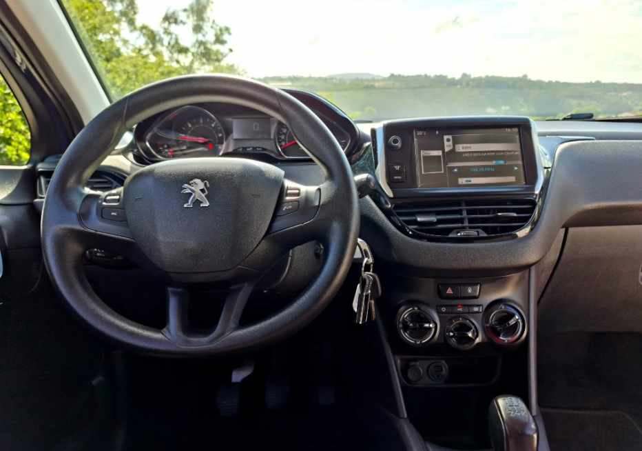 peugeot-208-1-4-hdi-2012-diesel-1398cc
