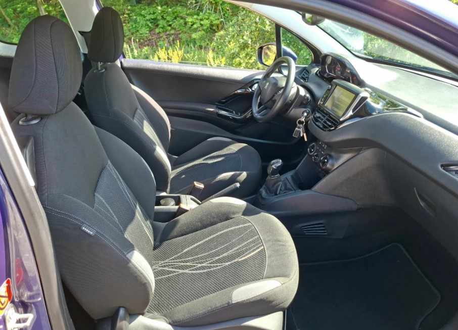 peugeot-208-1-4-hdi-2012-diesel-1398cc