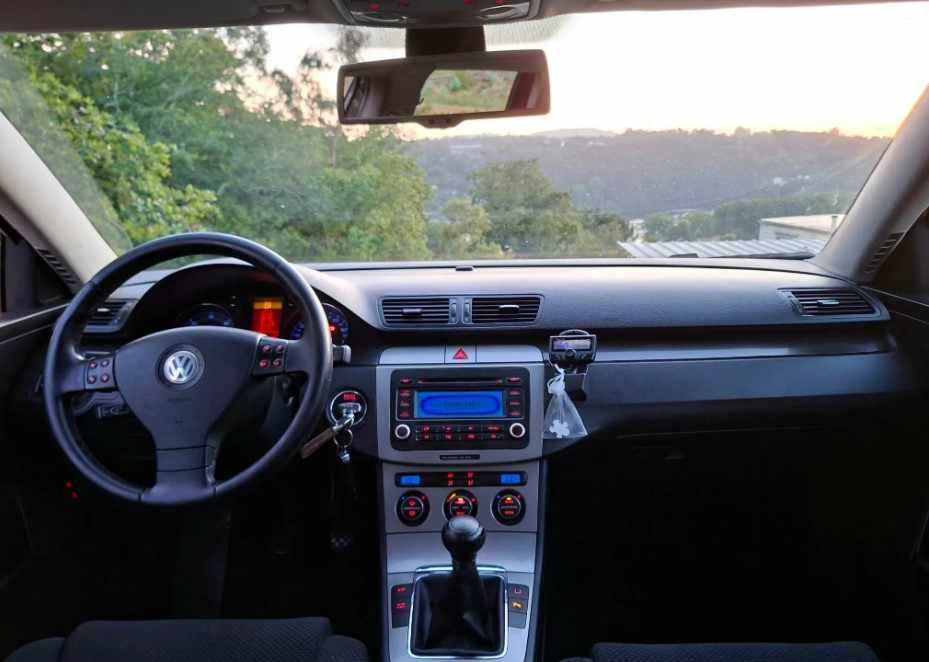volkswagen-passat-variant-1-6-2010-diesel-1598cc