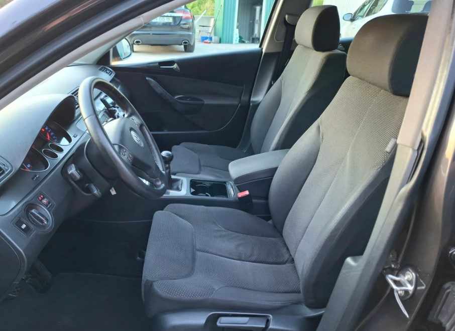 volkswagen-passat-variant-1-6-2010-diesel-1598cc