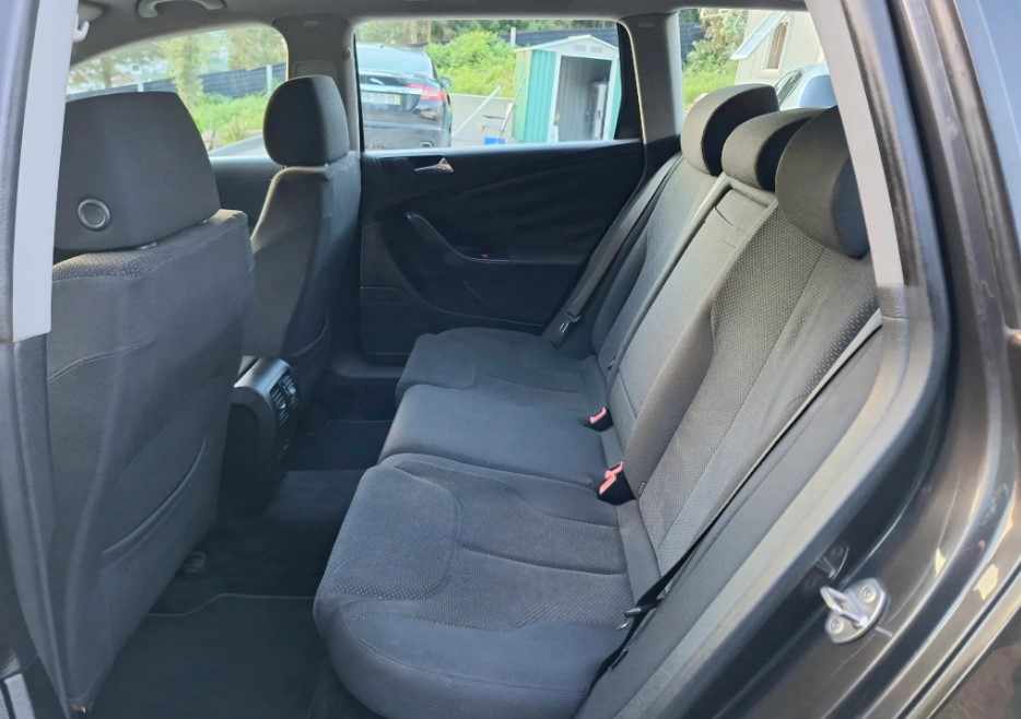 volkswagen-passat-variant-1-6-2010-diesel-1598cc