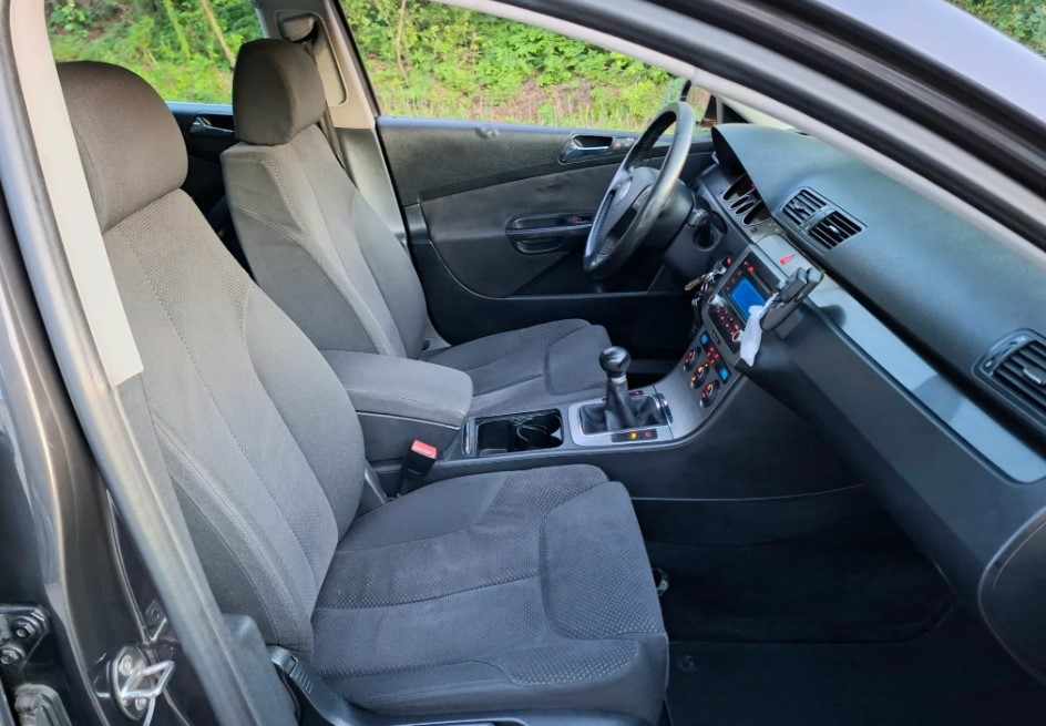 volkswagen-passat-variant-1-6-2010-diesel-1598cc
