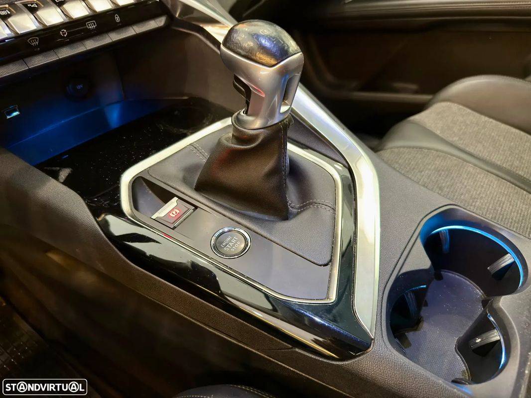 peugeot-5008-2020-diesel-1499cc