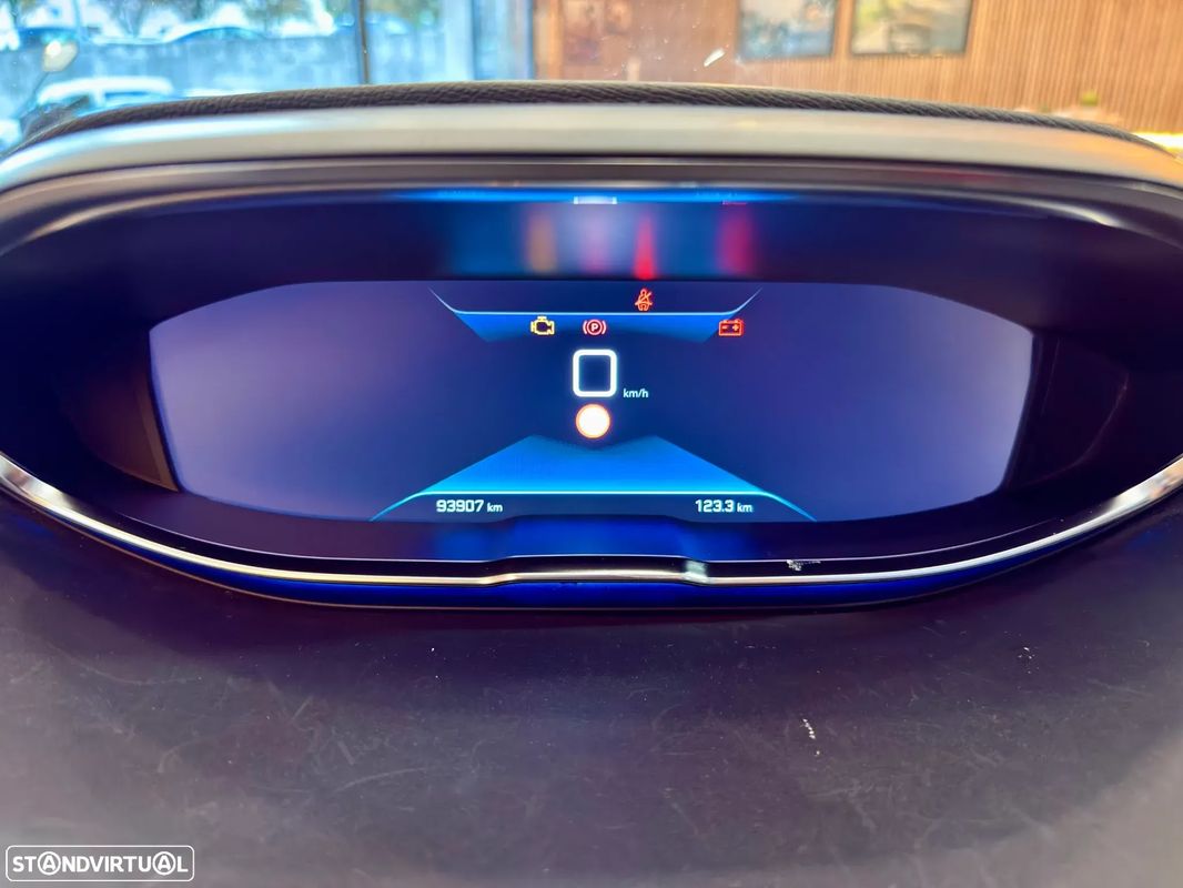 peugeot-5008-2020-diesel-1499cc