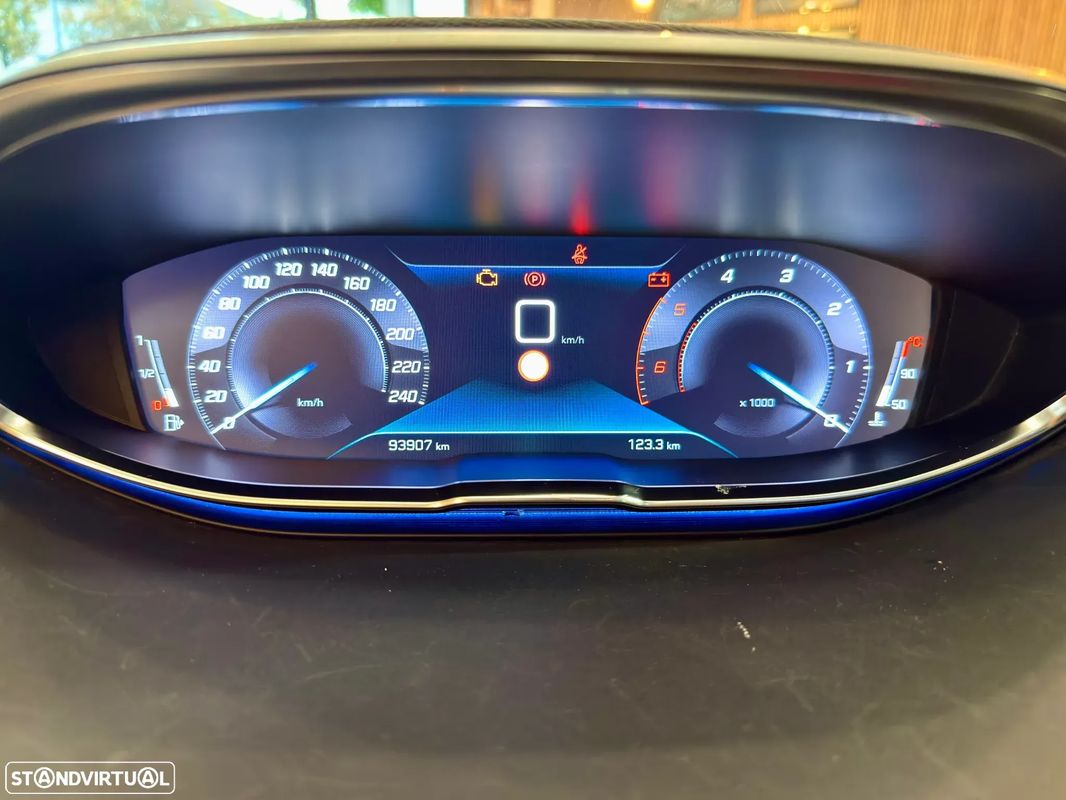peugeot-5008-2020-diesel-1499cc