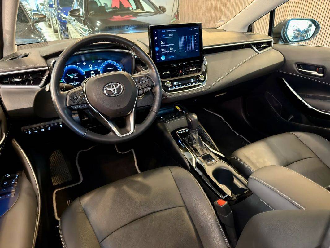 toyota-corolla-2023-hibrido-a-gasolina-1798cc